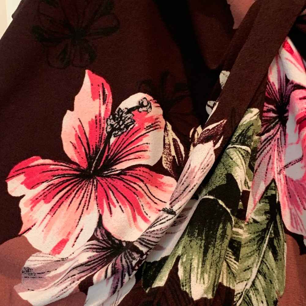 Express Crop Top Tank - Picture 2 of 6